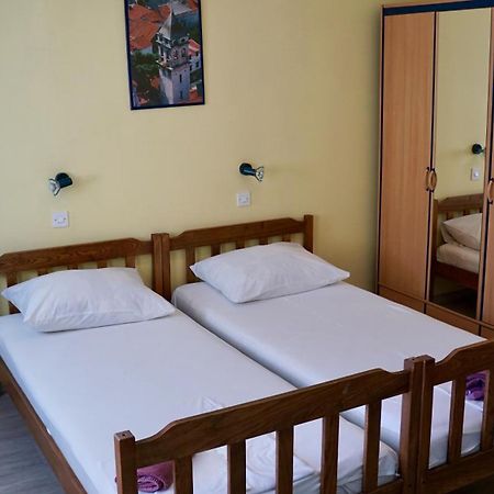 Apartments Niksa Kastelan Omiš Eksteriør billede